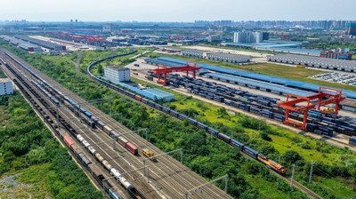 Kolejowe połączenie towarowe z Chin do Europy - wzmacnia handel transgraniczny